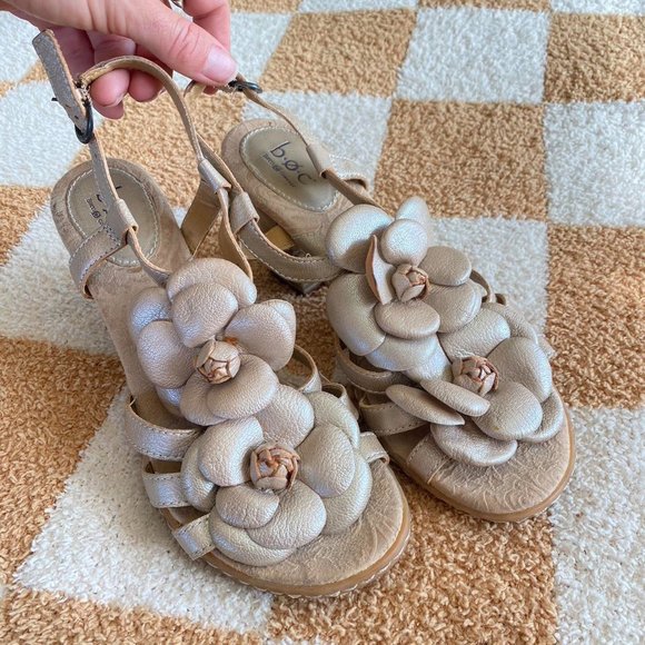 BØRN CONCEPTS Y2K TAN FLOWER HEELS SANDALS SIZE 6 - Picture 6 of 6